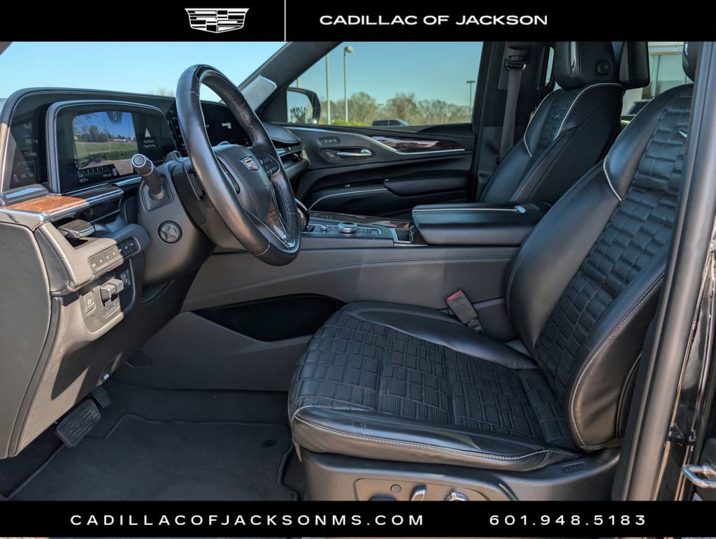 Used 2022 Cadillac Escalade ESV Premium Luxury Platinum w/ Heavy-Duty Trailer Package image 18