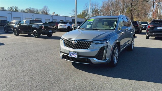 Used 2023 Cadillac XT6 Premium Luxury image 4
