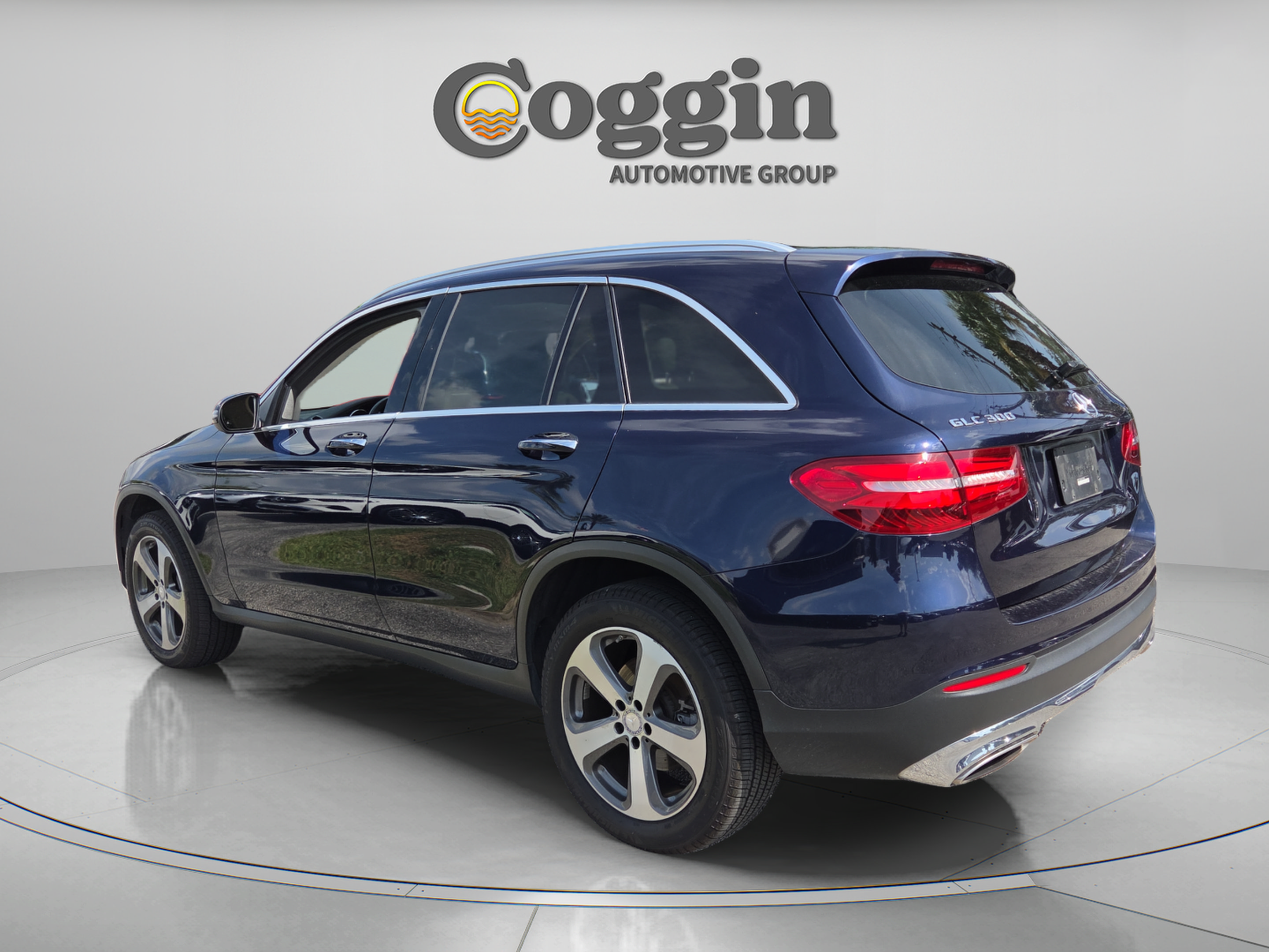 Used 2017 Mercedes-Benz GLC 300 image 3