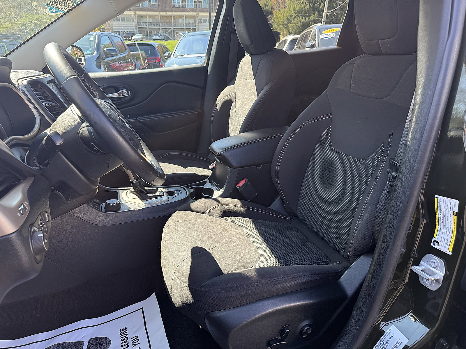 Certified 2016 Jeep Cherokee 75th Anniversary image 13