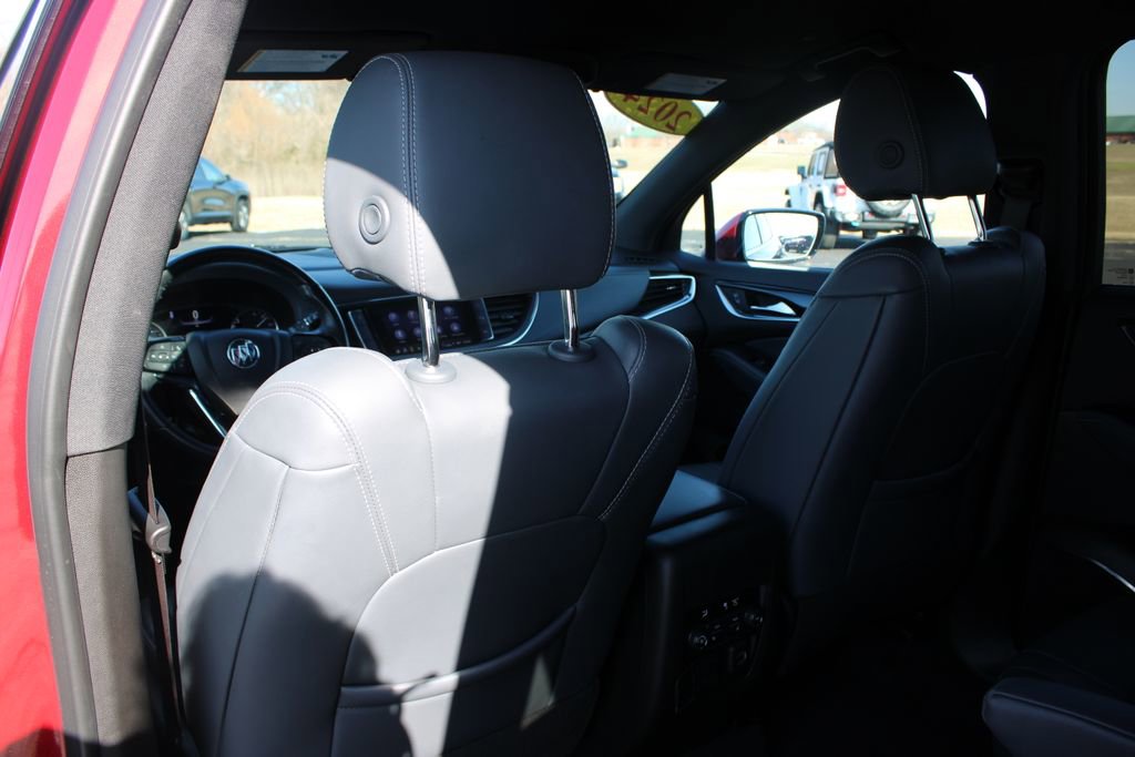 Used 2024 Buick Enclave Premium image 24