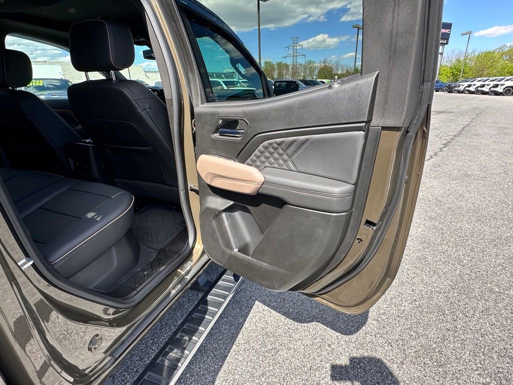Used 2024 GMC Canyon Denali AWD/4WD image 18