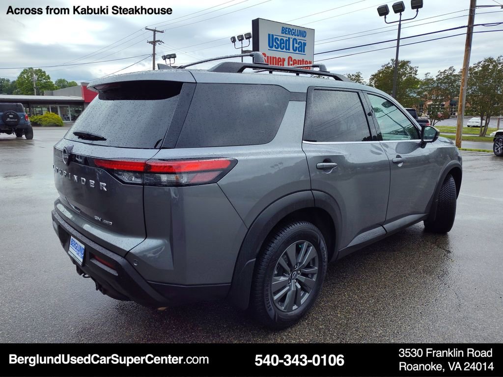 Used 2024 Nissan Pathfinder SV w/ SV Premium Package AWD/4WD image 4