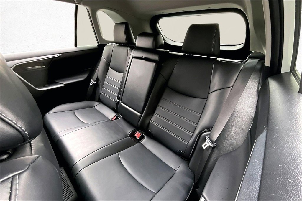 Used 2023 Toyota RAV4 XLE Premium image 19
