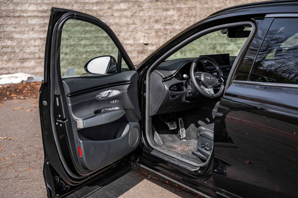 Used 2025 Genesis GV70 3.5T Sport image 22