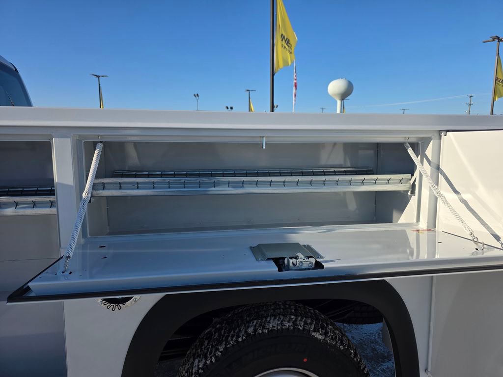 New 2026 Ford F350 XL w/ XL Chrome Package image 19