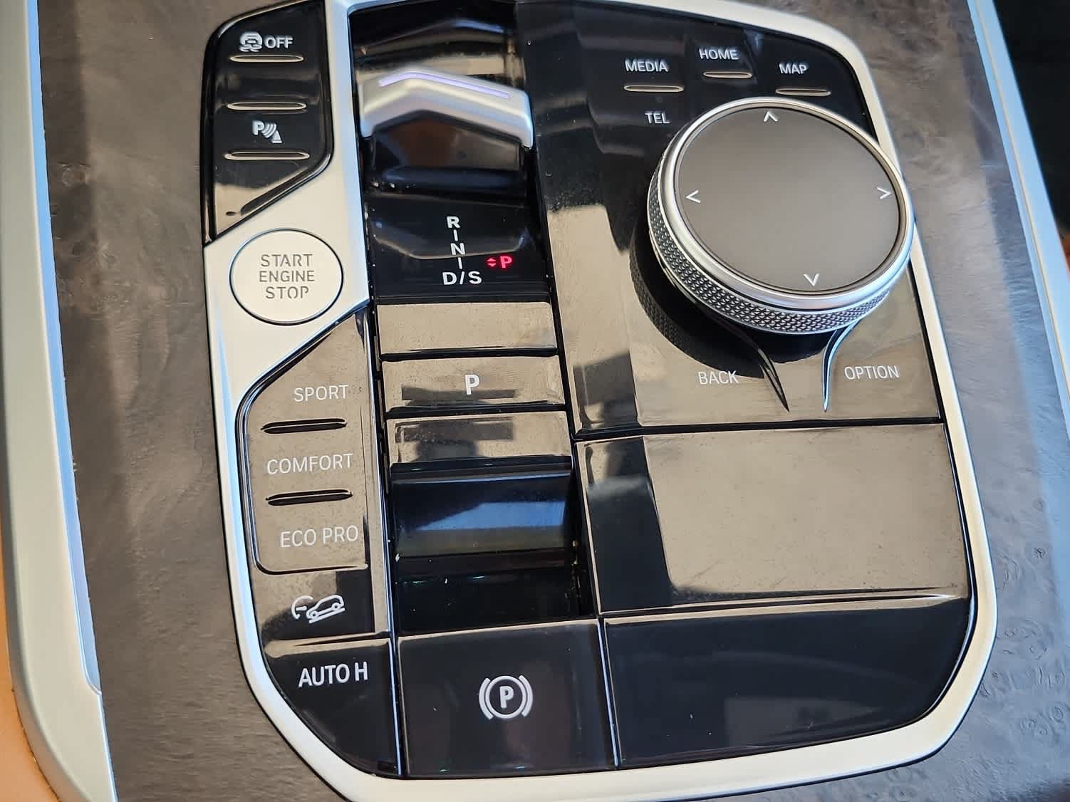 Used 2024 BMW X5 xDrive40i w/ M Sport Package AWD/4WD image 18