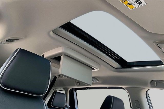 Certified 2025 Honda Odyssey Touring image 26