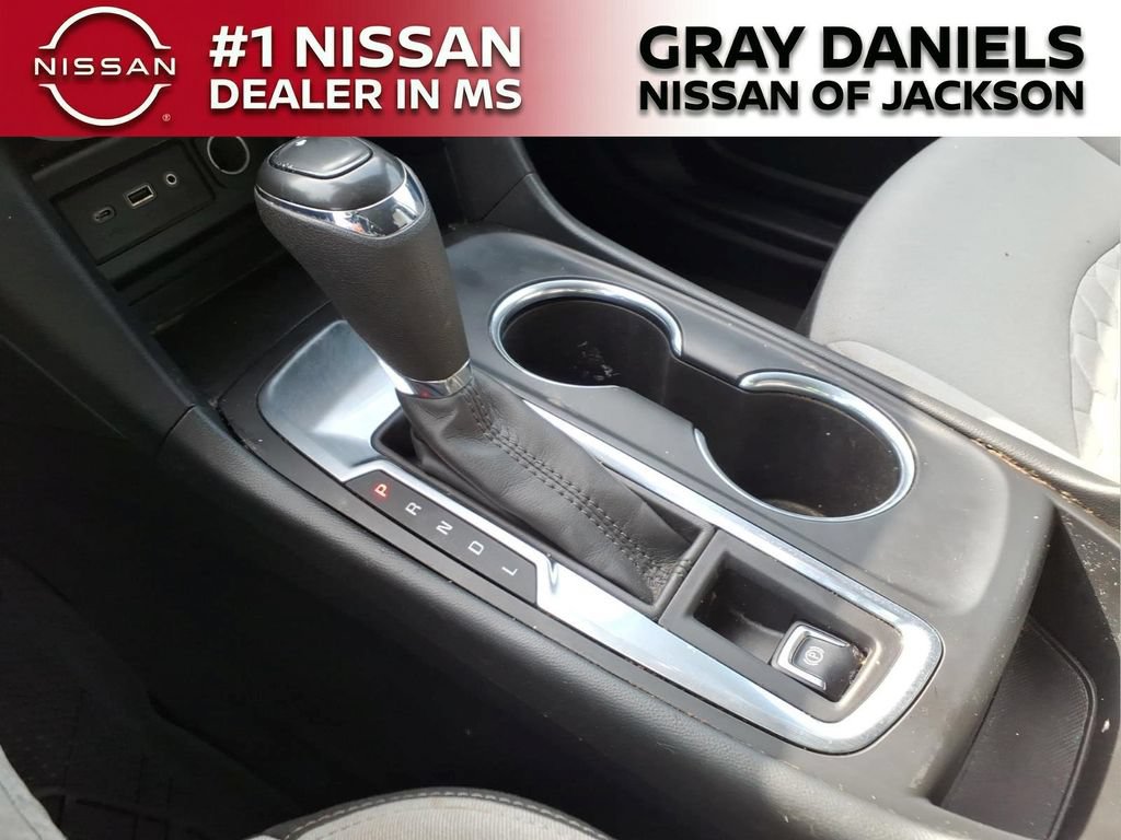Used 2020 Chevrolet Equinox LS w/ LS Convenience Package FWD image 19