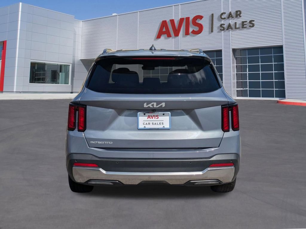 Used 2024 Kia Sorento S image 7
