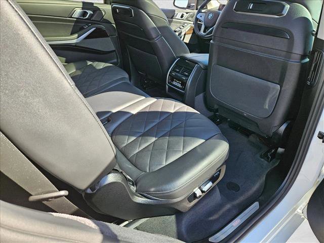 Certified 2025 BMW X7 xDrive40i w/ Premium Package AWD/4WD image 19