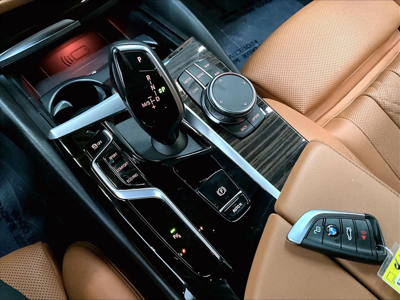 Used 2023 BMW 530i w/ Convenience Package RWD image 39