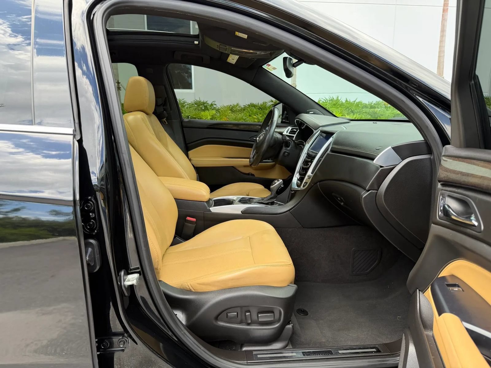 Used 2015 Cadillac SRX Luxury AWD/4WD image 42