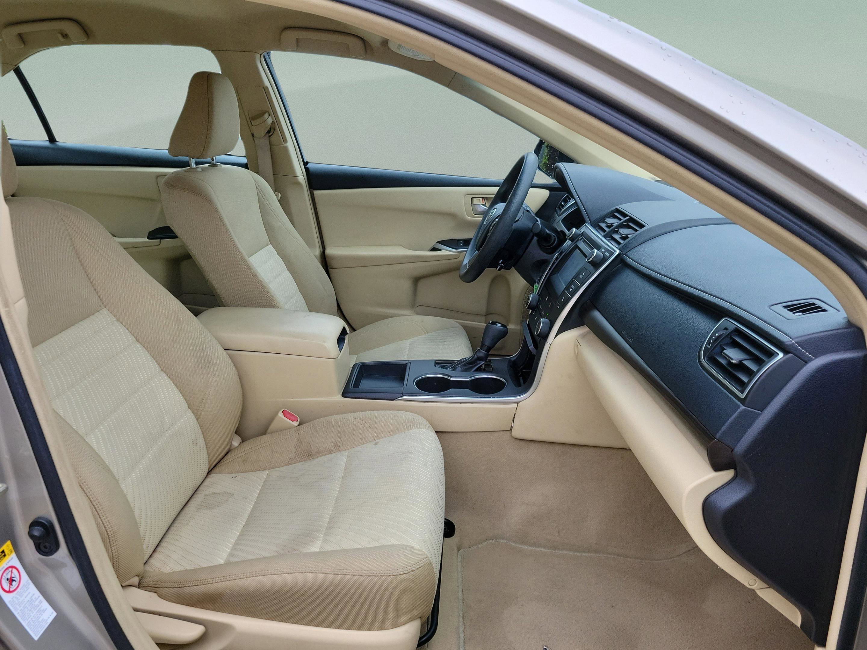 Used 2017 Toyota Camry LE FWD image 6