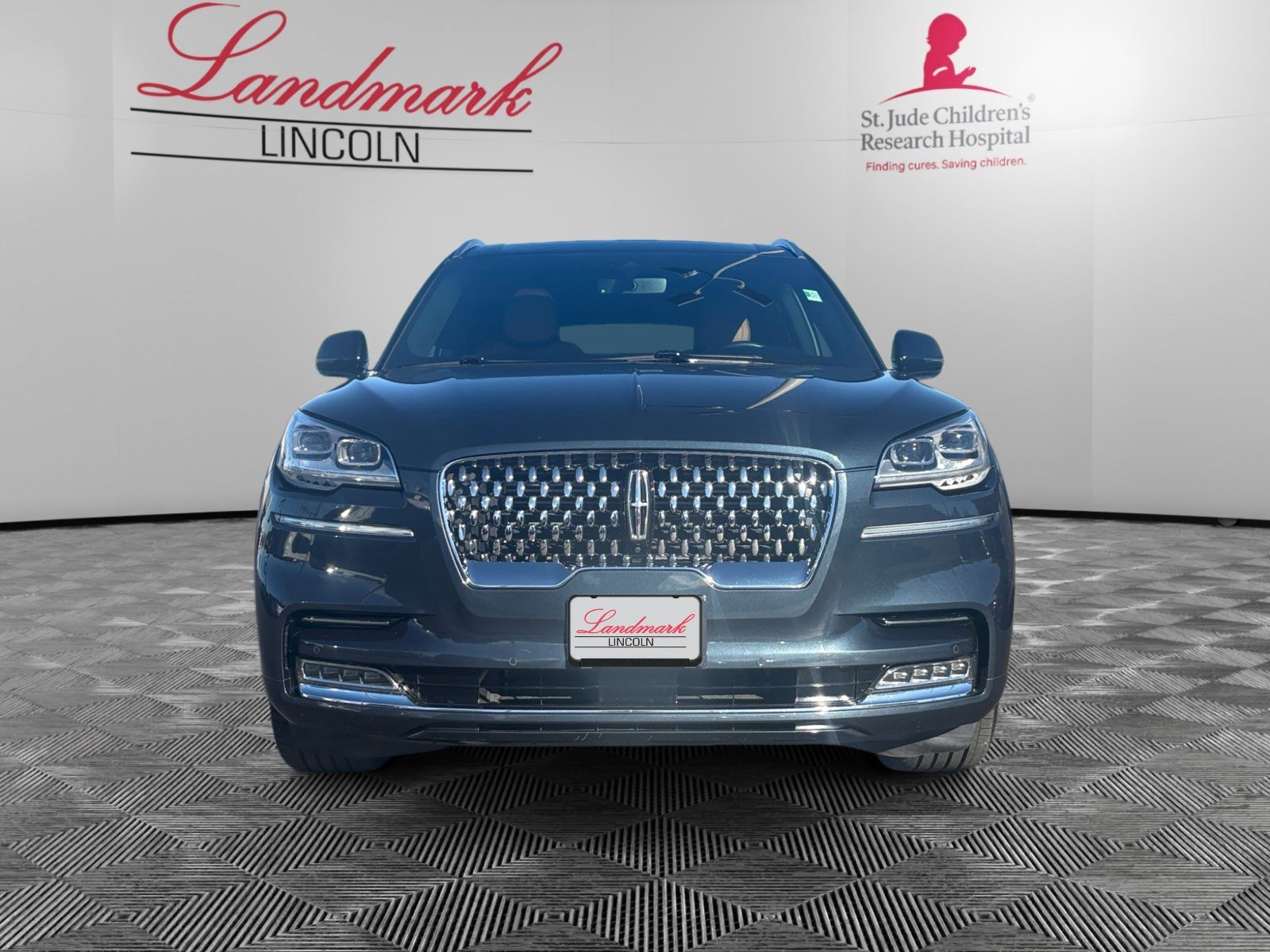 Certified 2024 Lincoln Aviator Black Label w/ Dynamic Handling Package image 8