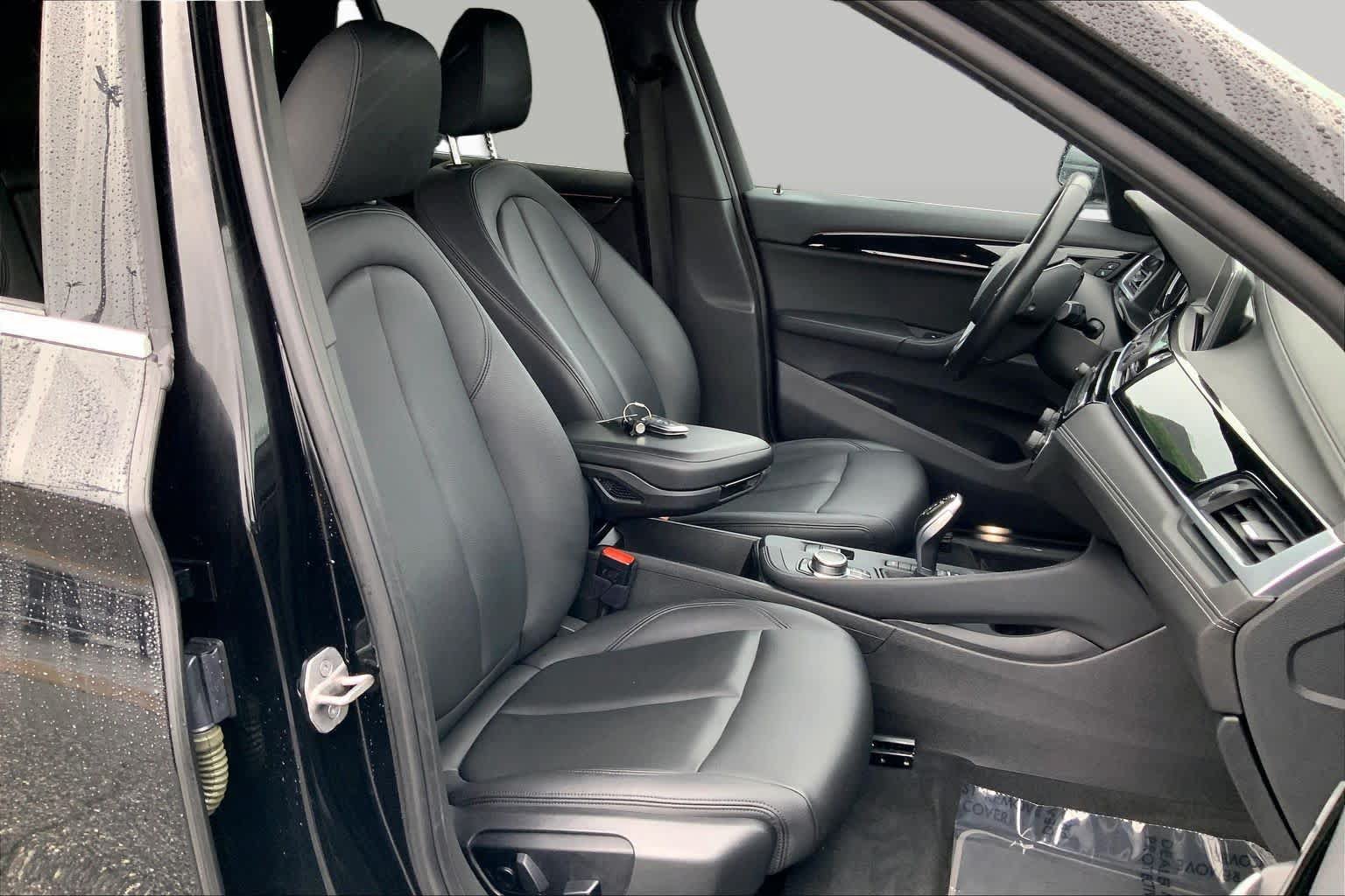 Used 2022 BMW X1 xDrive28i w/ Convenience Package AWD/4WD image 9