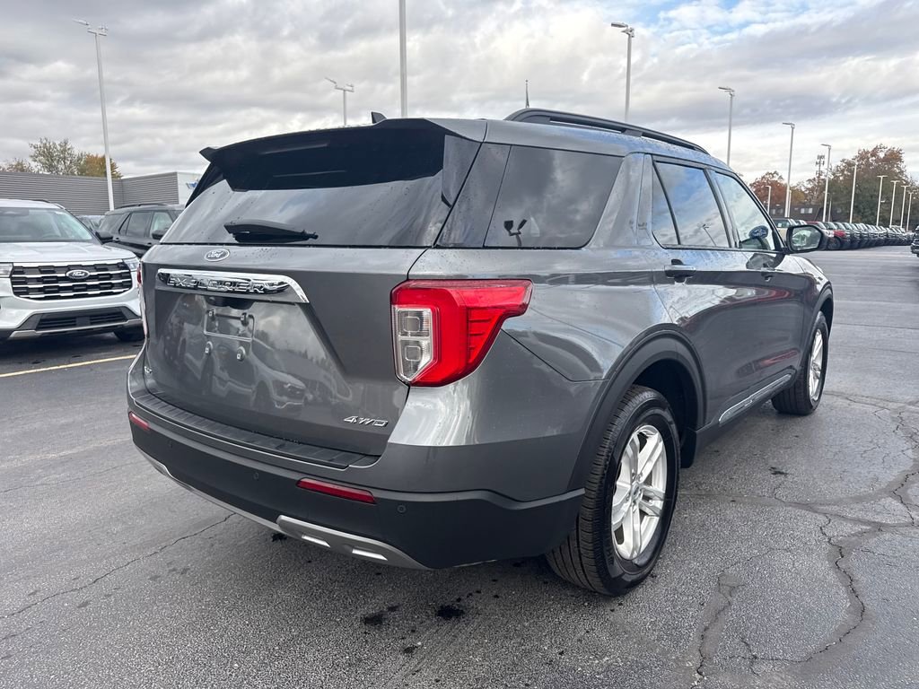 Used 2023 Ford Explorer XLT w/ Equipment Group 202A image 6