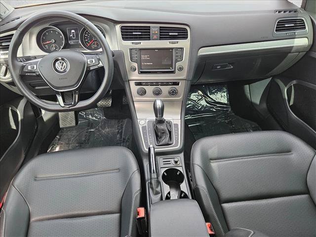 Used 2016 Volkswagen Golf SE w/ Lighting Package FWD image 17