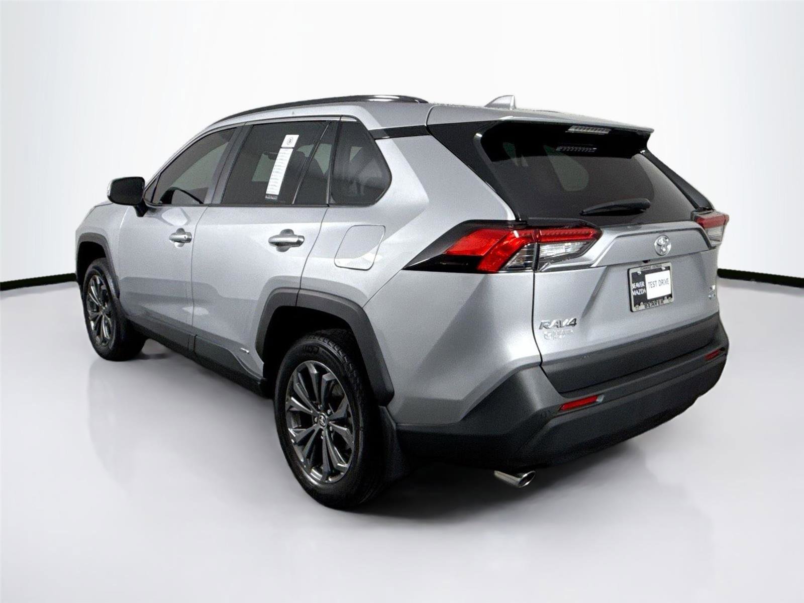 Used 2025 Toyota RAV4 XLE Premium image 8