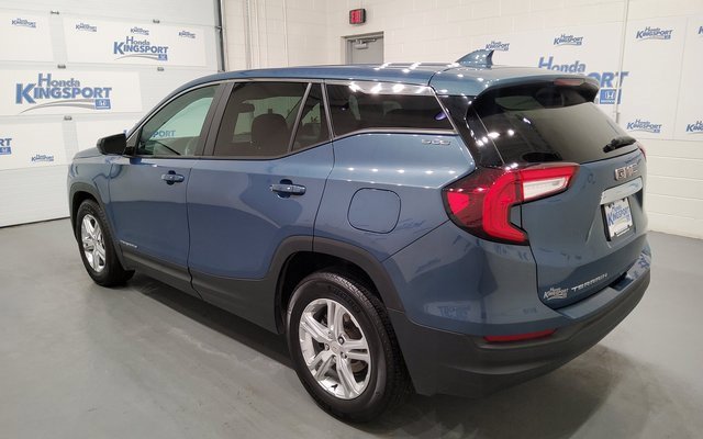 Used 2024 GMC Terrain SLE image 6