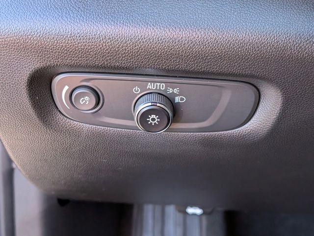 Used 2023 Chevrolet Traverse Premier w/ Redline Edition image 38