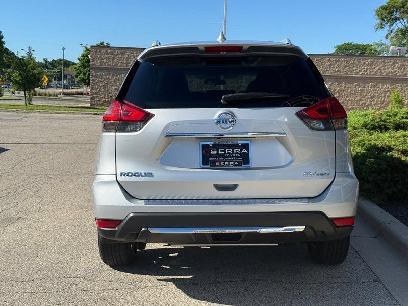 Used 2017 Nissan Rogue SV AWD/4WD image 4