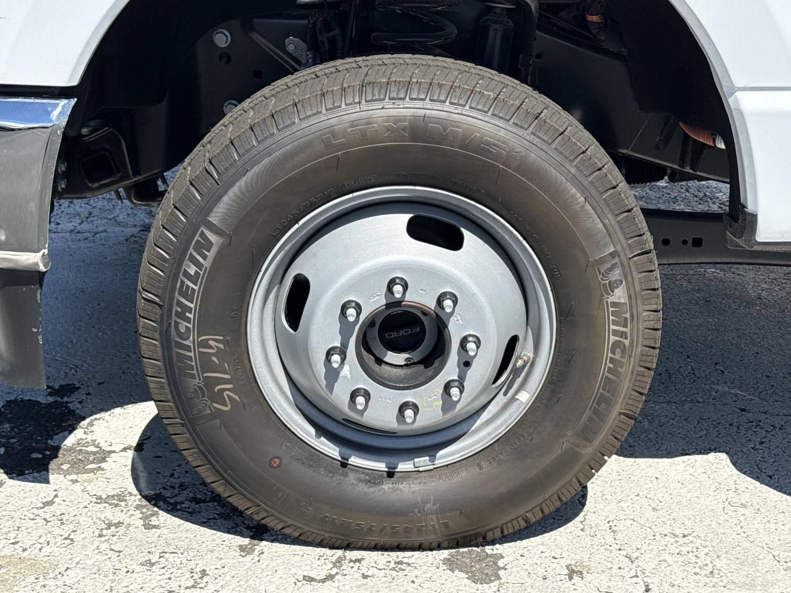 New 2026 Ford F350 XL w/ XL Chrome Package AWD/4WD image 9
