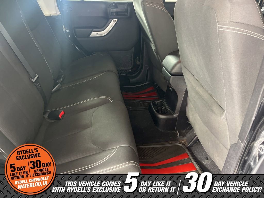 Used 2016 Jeep Wrangler Unlimited Sahara w/ Connectivity Group image 16