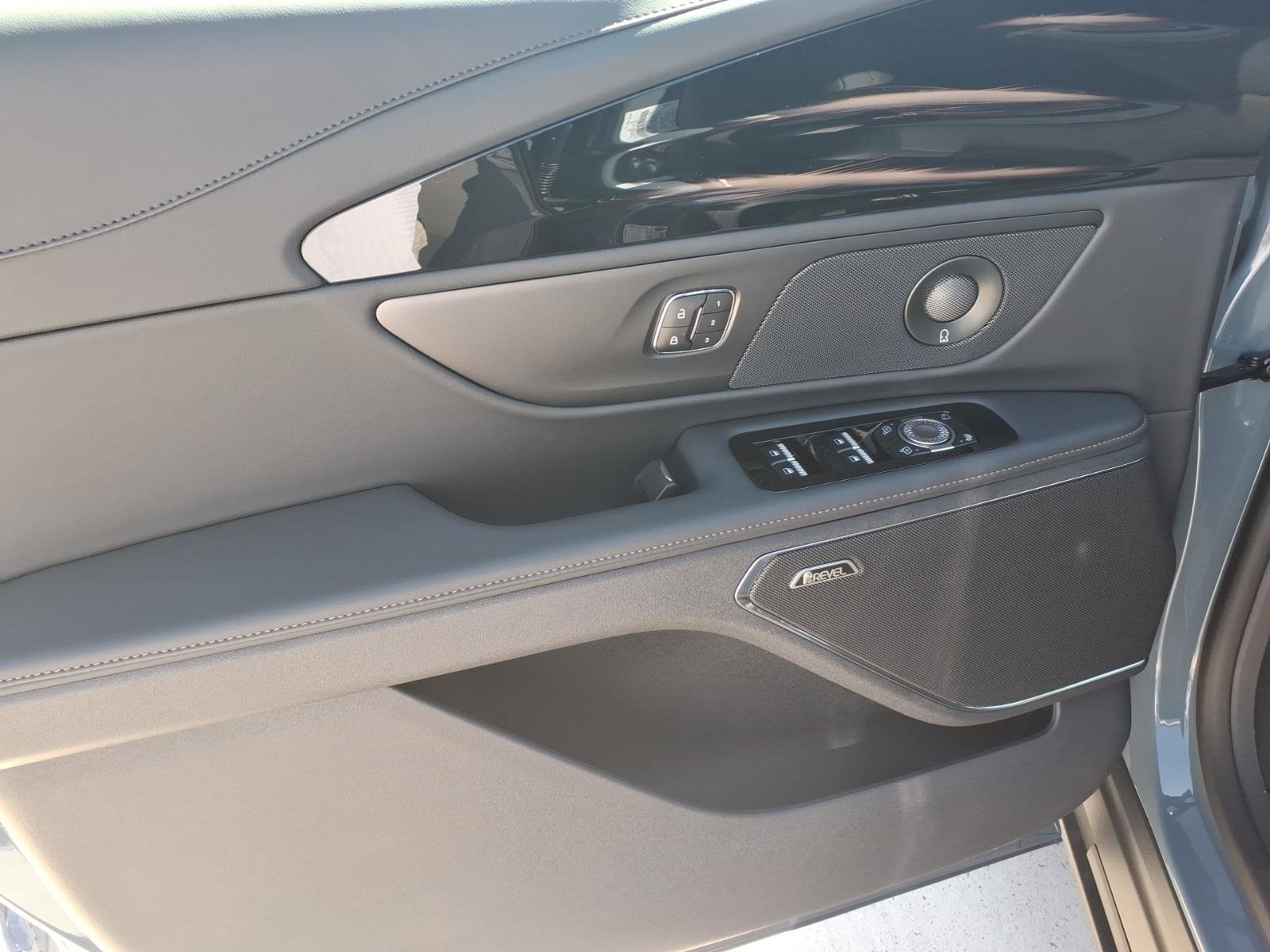 New 2026 Lincoln Nautilus Reserve image 7