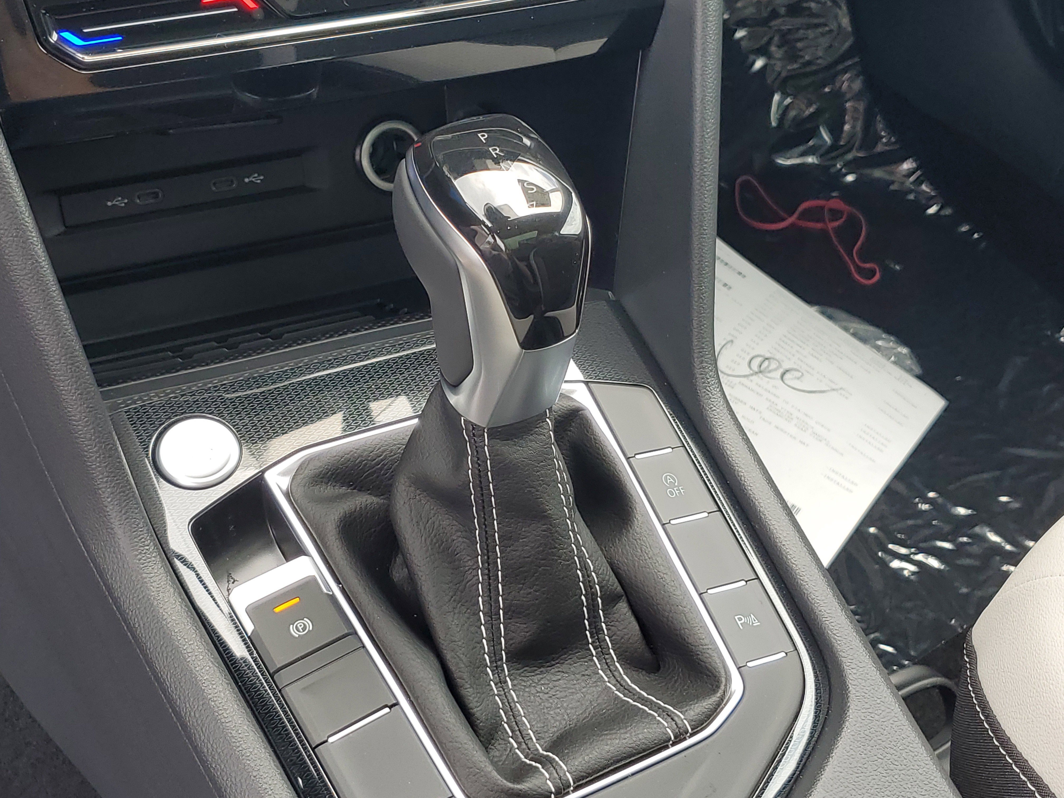 New 2025 Volkswagen Taos SE image 15