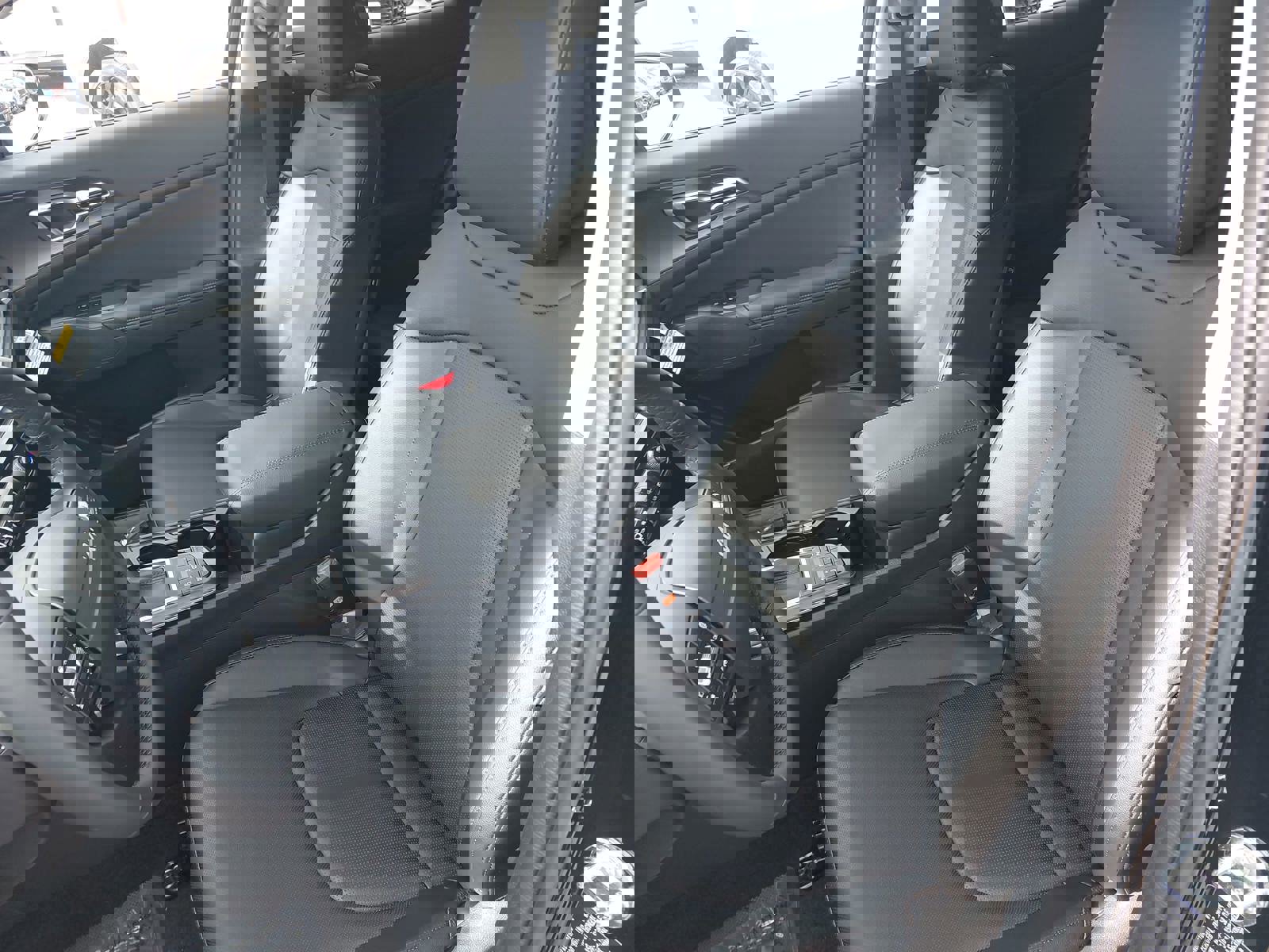 New 2026 Kia Sportage EX image 14