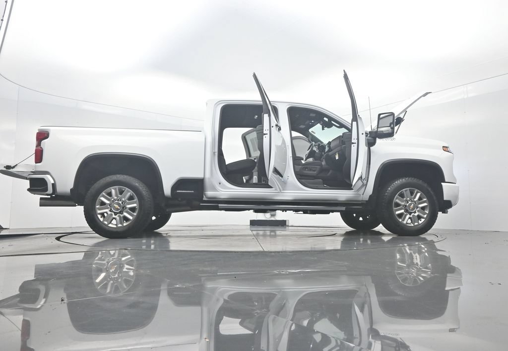 Used 2024 Chevrolet Silverado 2500 High Country w/ High Country Premium Package AWD/4WD image 52