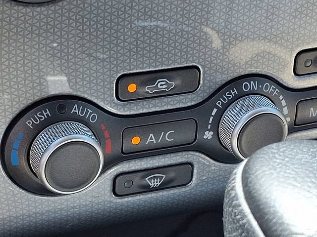 Used 2017 Nissan Pathfinder SL w/ SL Tech Package FWD image 19