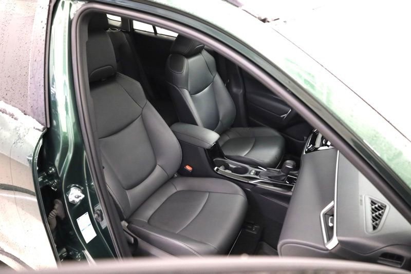 Used 2022 Toyota Corolla Cross XLE w/ Convenience Package image 31