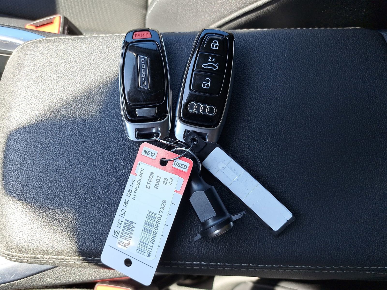 Used 2023 Audi e-tron Premium Plus w/ Premium Plus Package image 10