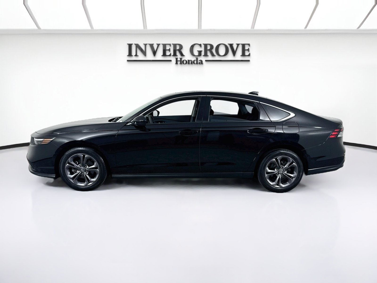 Certified 2023 Honda Accord EX image 8