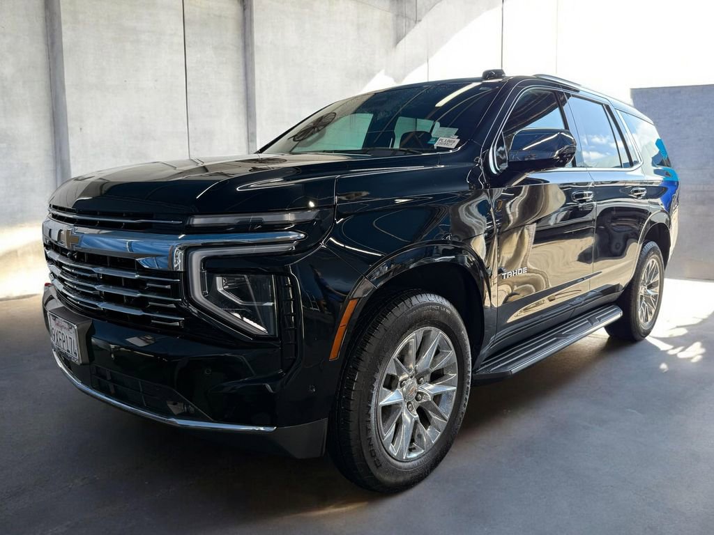 Used 2025 Chevrolet Tahoe Premier AWD/4WD image 11