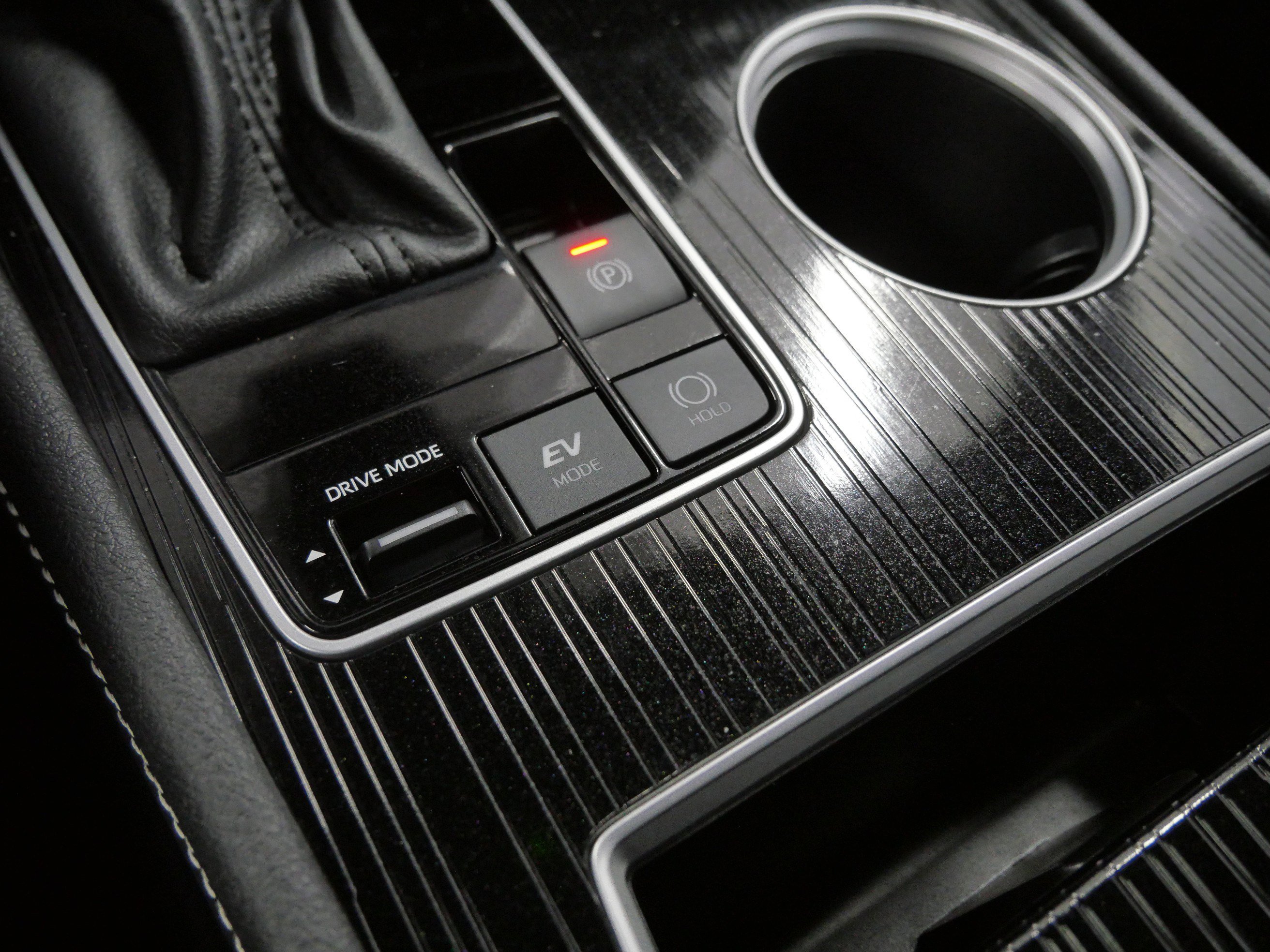 Certified 2025 Toyota Sienna XSE image 28