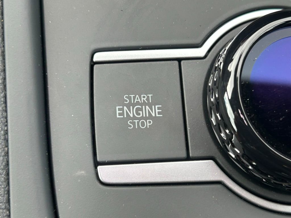 New 2026 Volkswagen Tiguan SE R-Line image 36