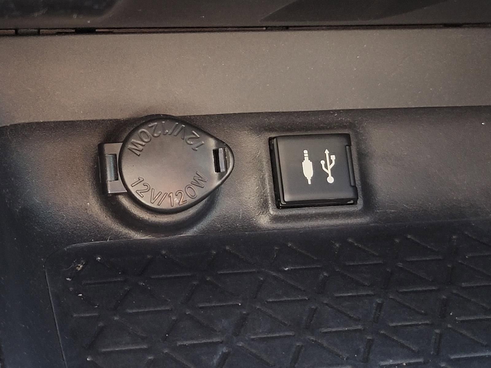 Used 2019 Toyota RAV4 XLE Premium image 24