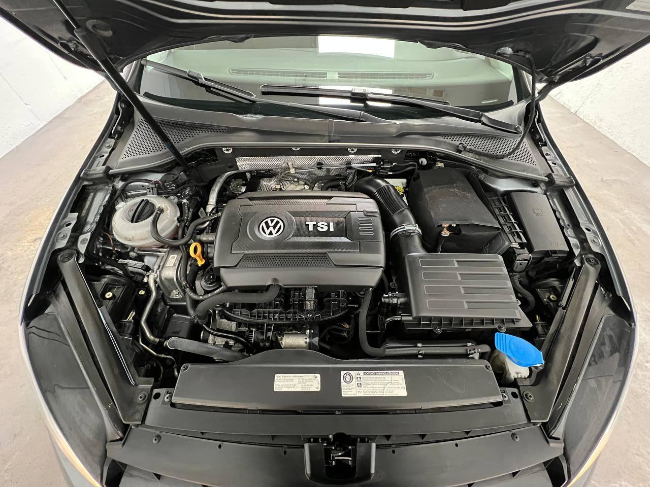 Used 2017 Volkswagen Golf S image 25