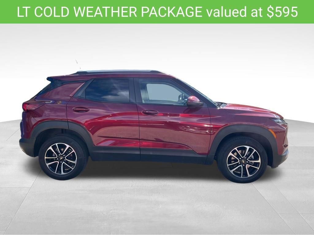 Used 2024 Chevrolet TrailBlazer LT w/ LT Cold Weather Package AWD/4WD image 3