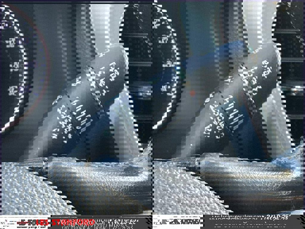 Used 2018 GMC Acadia SLT w/ LPO, Floor Liner Package image 25