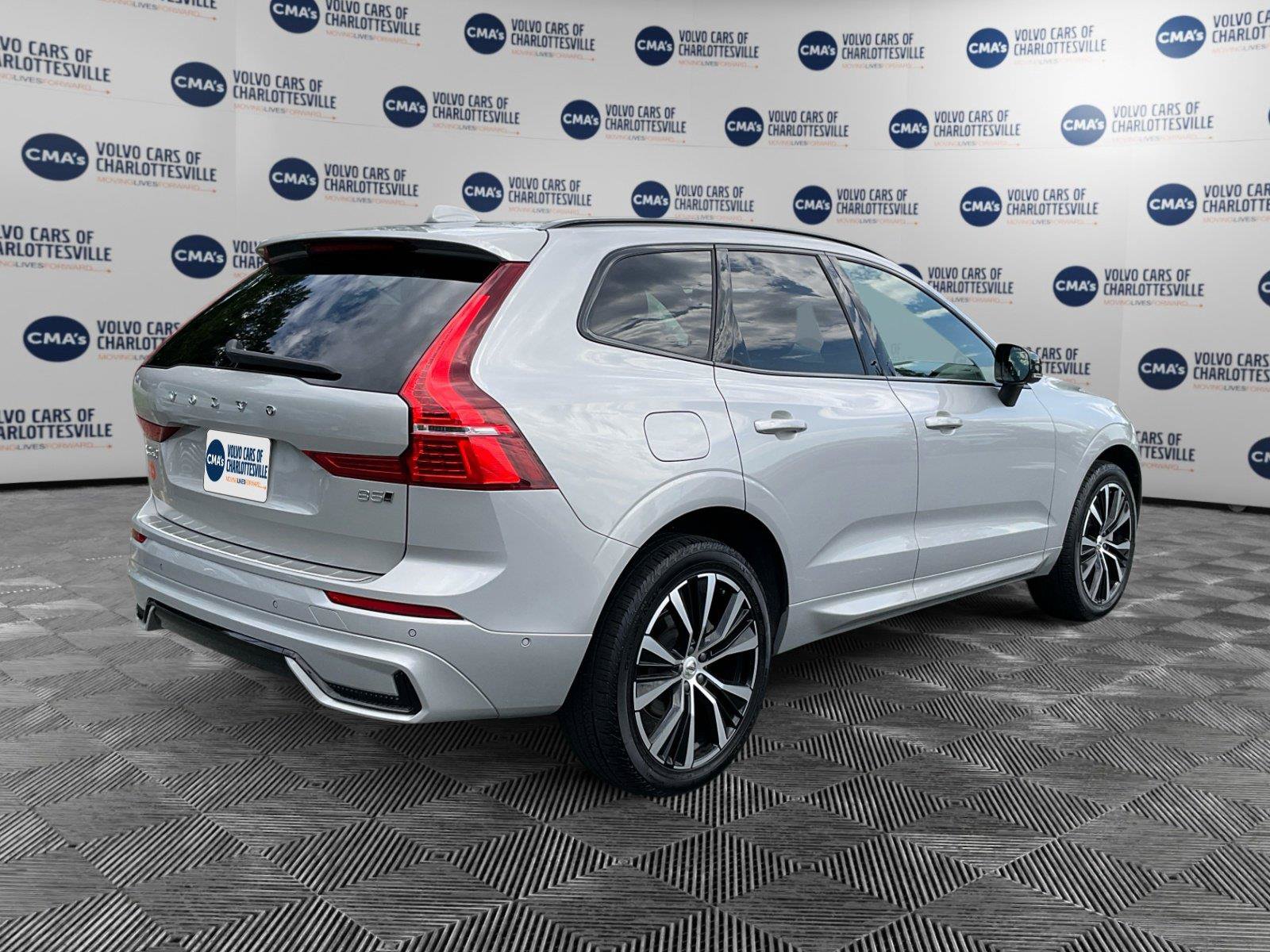Certified 2023 Volvo XC60 B5 Ultimate w/ Climate Package AWD/4WD image 4