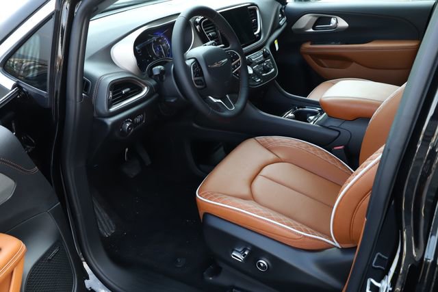 New 2026 Chrysler Pacifica Pinnacle AWD/4WD image 11