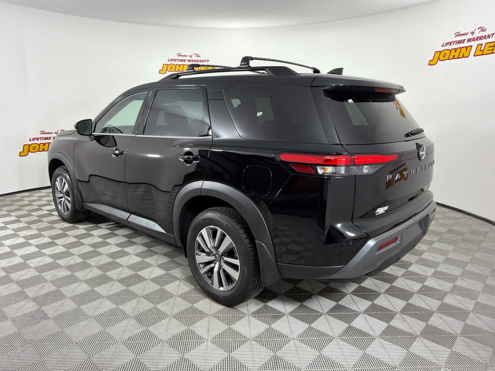 New 2026 Nissan Pathfinder SL FWD image 3