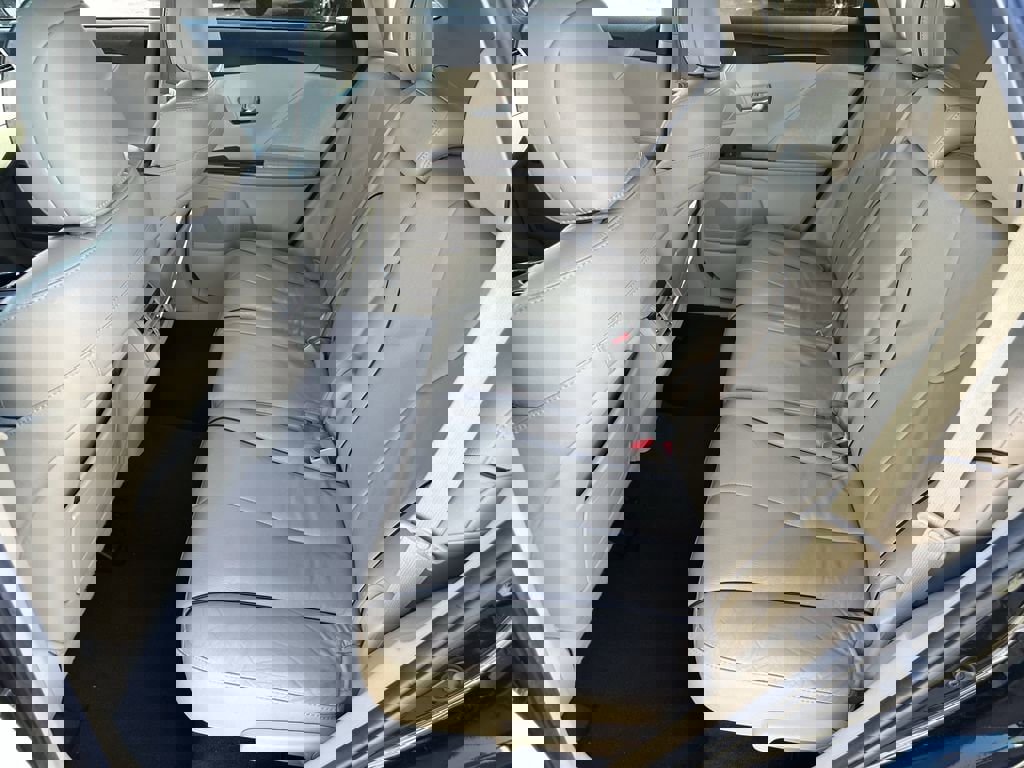 Used 2013 Toyota Venza XLE w/ XLE Premium Pkg image 16