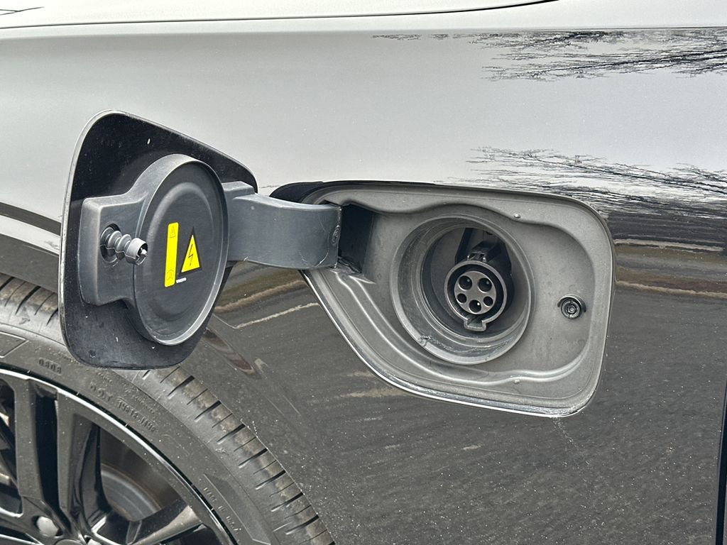 Used 2023 Volvo S60 T8 Plus w/ Protection Package Premier image 17