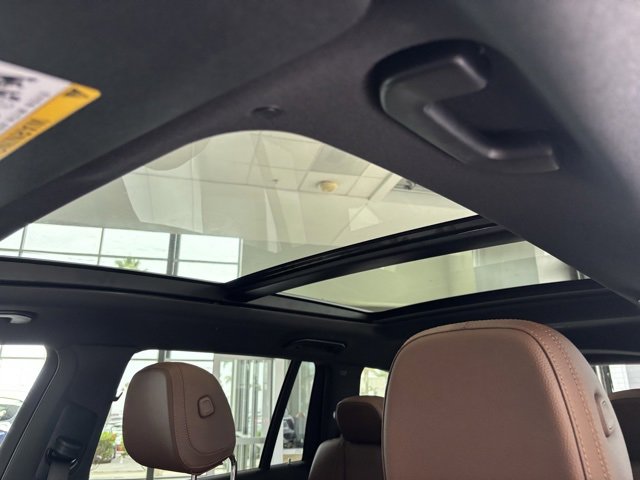 Used 2025 Mercedes-Benz GLS 450 4MATIC image 12