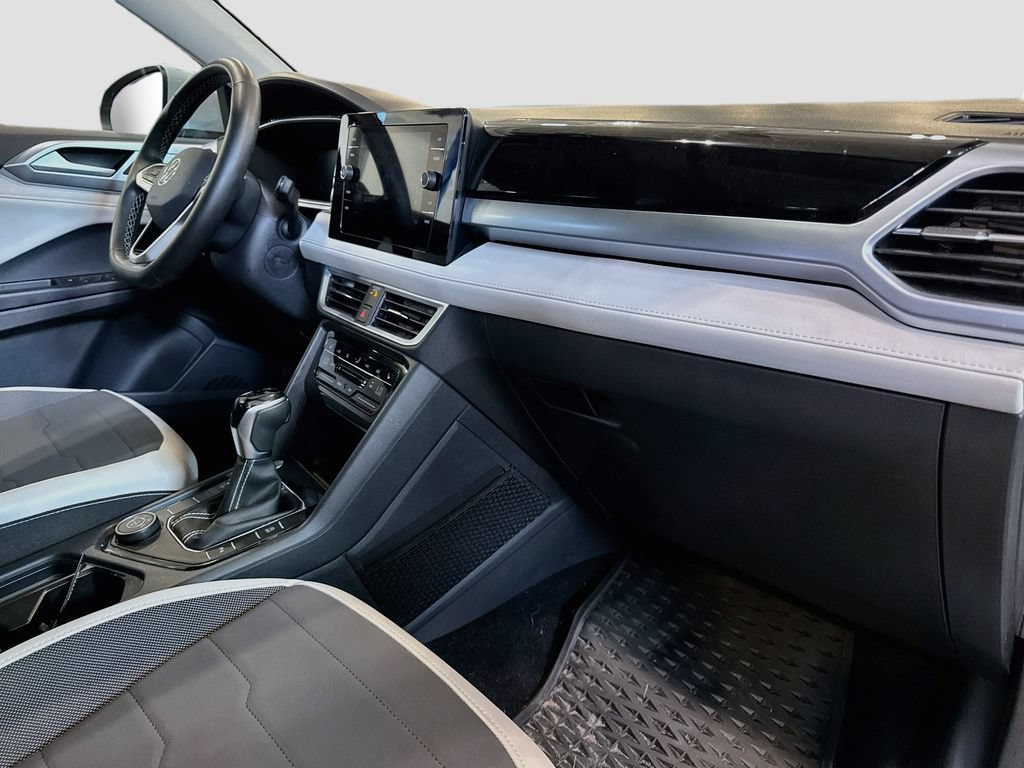 Certified 2025 Volkswagen Taos SE AWD/4WD image 30
